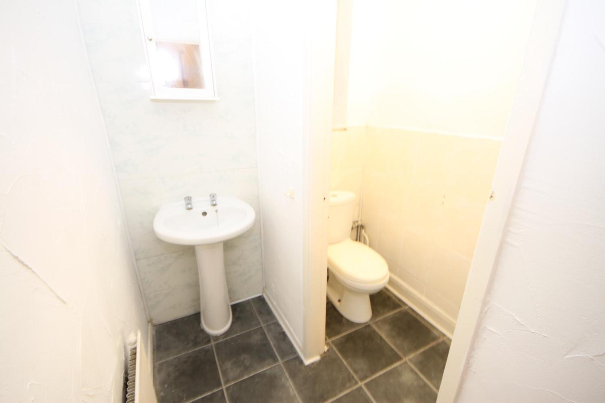 Barton Seaview, Self Catering Studio Apartments, Promenade & Central Beach Location, Families, Couples Or 23 Years Plus Only, Free Parking Blackpool Oda fotoğraf