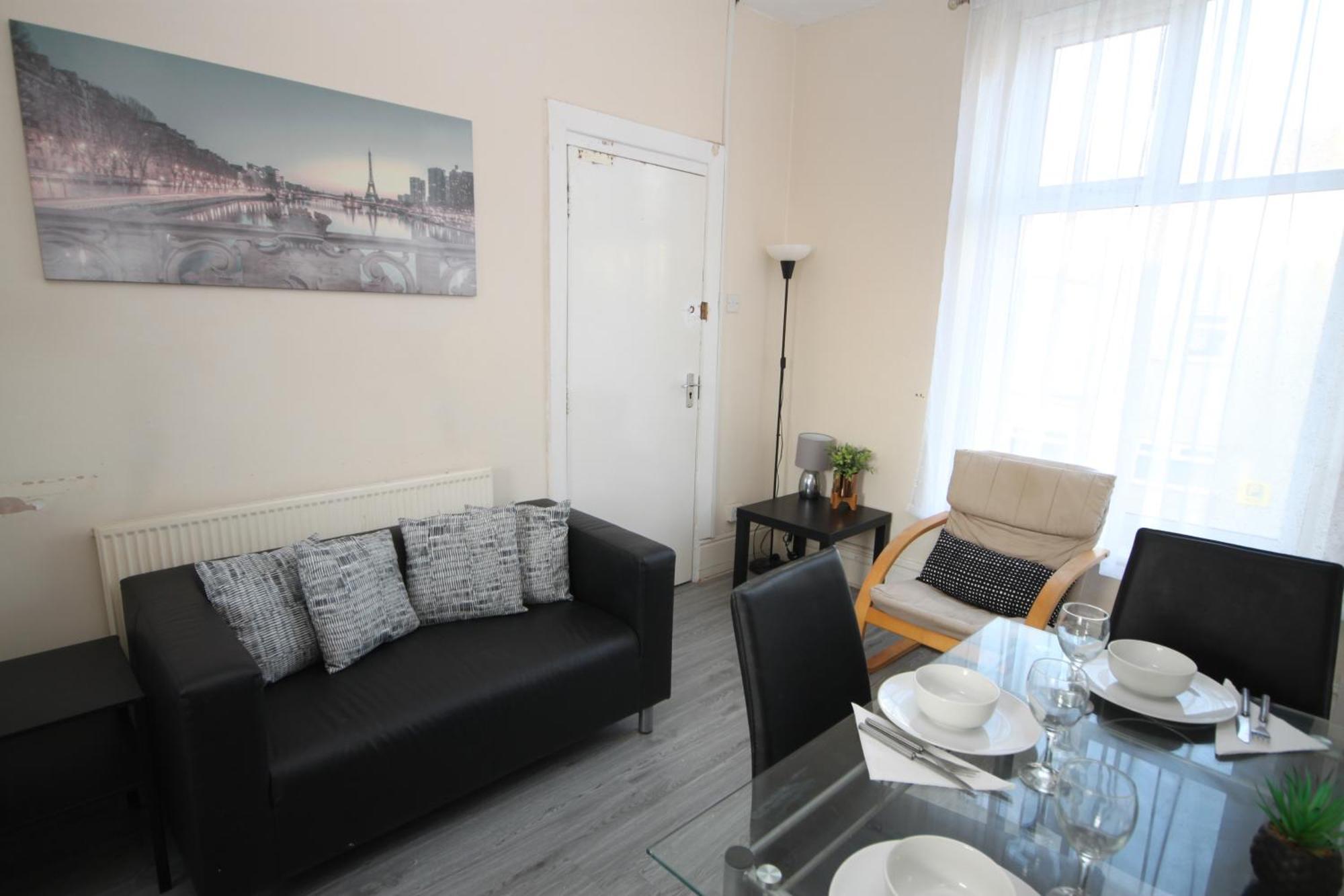 Barton Seaview, Self Catering Studio Apartments, Promenade & Central Beach Location, Families, Couples Or 23 Years Plus Only, Free Parking Blackpool Dış mekan fotoğraf